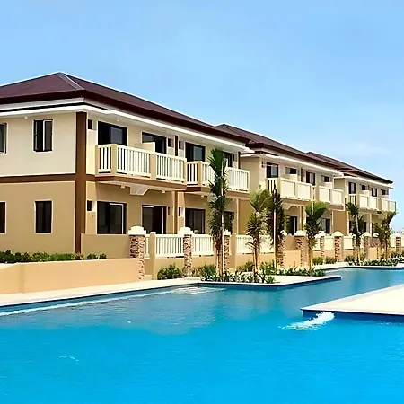 Aquamira Hotel & Resort